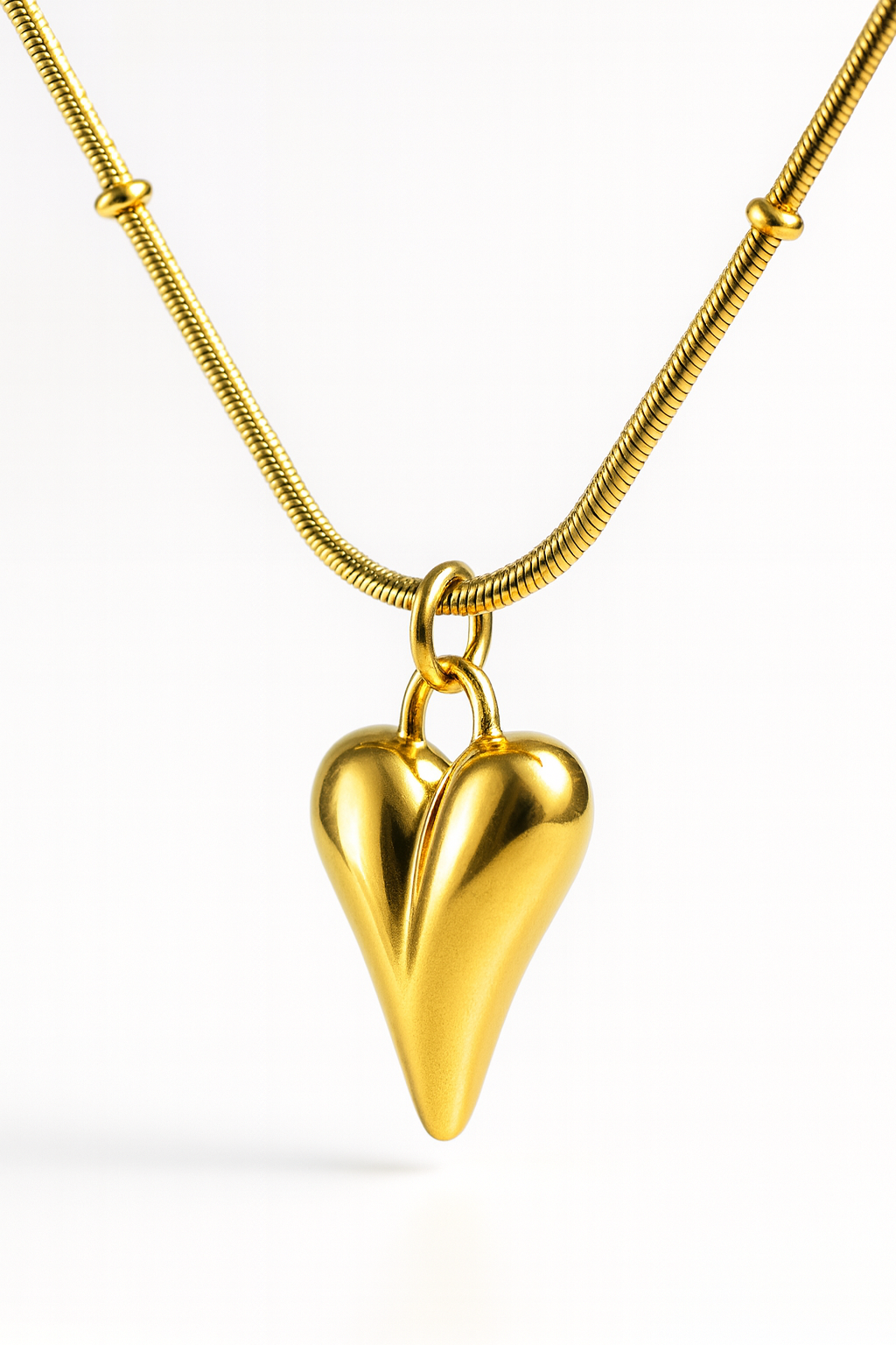 18K Gold Heart Pendant Choker Necklace for Women – Stainless Steel, Waterproof, Elegant Jewelry Gift